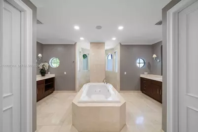 2614 Castilla Isle, Fort Lauderdale, FL 33301 - Photo 33