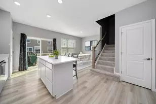 1004 Atterberg Rd, South Elgin, IL 60177 - Photo 9
