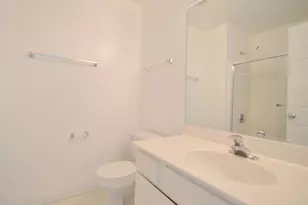 298 Jennifer Ct, Gurnee, IL 60031 - Photo 13
