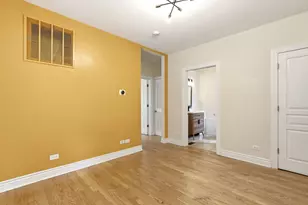1443 W Victoria St, Chicago, IL 60660 - Photo 9