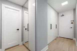 88 W Schiller St, Chicago, IL 60610 - Photo 3