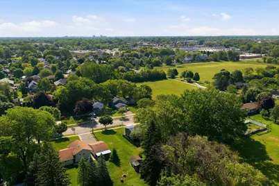 1048 Belle Plaine Avenue, Gurnee, IL 60031 - Photo 39
