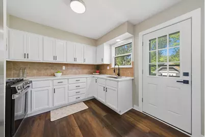 1048 Belle Plaine Avenue, Gurnee, IL 60031 - Photo 19