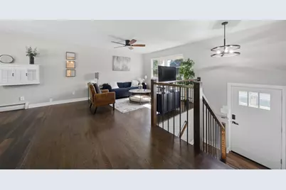 1048 Belle Plaine Avenue, Gurnee, IL 60031 - Photo 9
