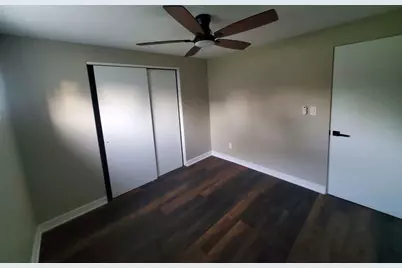 1048 Belle Plaine Avenue, Gurnee, IL 60031 - Photo 25