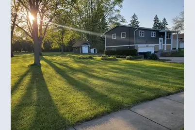 1048 Belle Plaine Avenue, Gurnee, IL 60031 - Photo 5