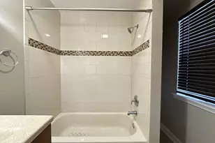 674 N Orleans St, Chicago, IL 60654 - Photo 19