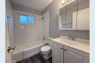 575 Berry Avenue #2B, Grayslake, IL 60030 - Photo 3