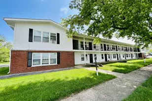 575 Berry Ave, Grayslake, IL 60030 - Photo 1