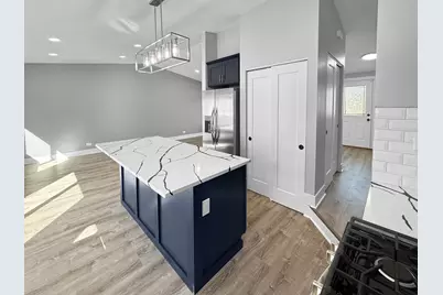 59 Chestnut Circle, Lindenhurst, IL 60046 - Photo 3