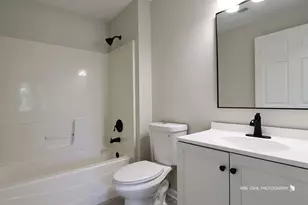 1717 Lyons Ct, Waukegan, IL 60085 - Photo 15