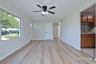 1717 Lyons Ct, Waukegan, IL 60085 - Photo 7
