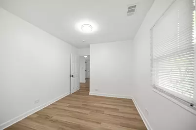 639 N Leamington Avenue, Chicago, IL 60644 - Photo 25