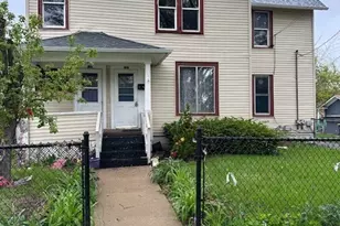 642 Pennsylvania Ave, Aurora, IL 60506 - Photo 1