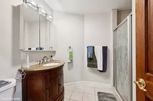 116 W Grand Ave, Chicago, IL 60654 - Photo 9