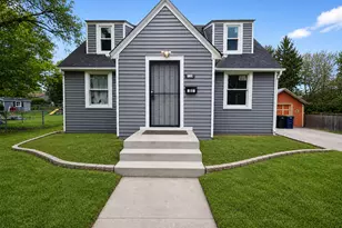 720 Adams St, Elgin, IL 60123 - Photo 1