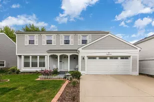 18 Montebello Dr, Vernon Hills, IL 60061 - Photo 1