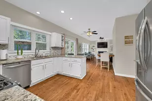 1147 Silo Hill Dr, Grayslake, IL 60030 - Photo 13