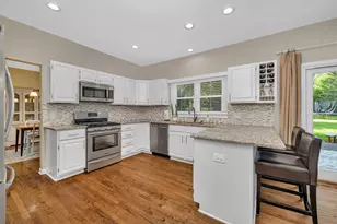1147 Silo Hill Dr, Grayslake, IL 60030 - Photo 9