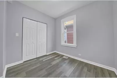 8611 S Kingston Avenue, Chicago, IL 60617 - Photo 15