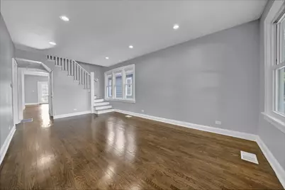 8611 S Kingston Avenue, Chicago, IL 60617 - Photo 5