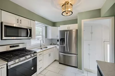 26 W Glenlake Avenue, Roselle, IL 60172 - Photo 7