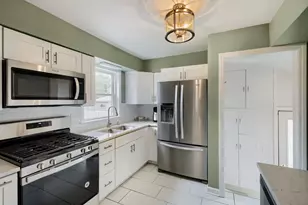 26 W Glenlake Ave, Roselle, IL 60172 - Photo 7