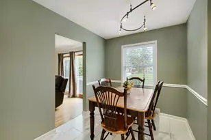 26 W Glenlake Ave, Roselle, IL 60172 - Photo 9