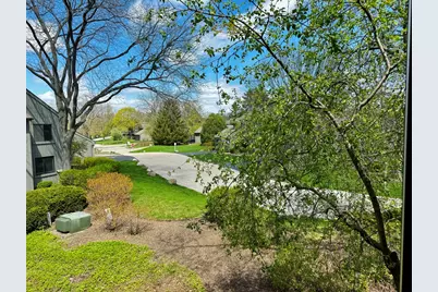 412 Deer Trail Hill #B, Lake Barrington, IL 60010 - Photo 37