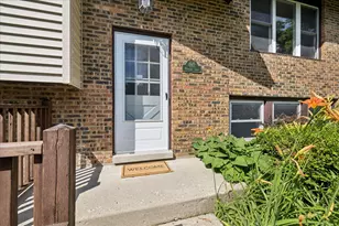 4913 Redbird Ln, Crystal Lake, IL 60012 - Photo 3