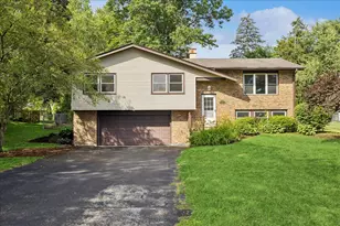 4913 Redbird Ln, Crystal Lake, IL 60012 - Photo 1