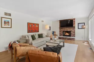 840 Hawthorne Dr, Naperville, IL 60540 - Photo 9