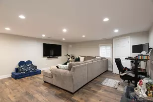 8040 Daniel Dr, Justice, IL 60458 - Photo 17