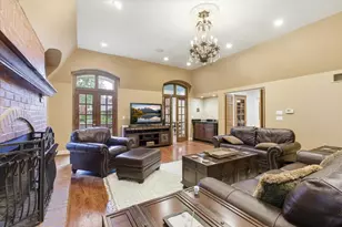 39 Mockingbird Ln, Oak Brook, IL 60523 - Photo 19