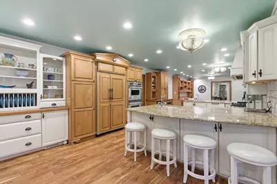 39 Mockingbird Lane, Oak Brook, IL 60523 - Photo 21