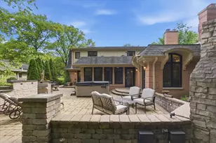 39 Mockingbird Ln, Oak Brook, IL 60523 - Photo 5