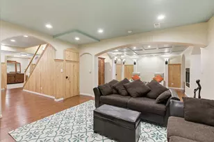 39 Mockingbird Ln, Oak Brook, IL 60523 - Photo 43