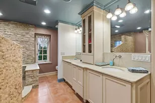 39 Mockingbird Ln, Oak Brook, IL 60523 - Photo 29