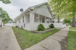 746 Jackson St, Aurora, IL 60505 - Photo 3