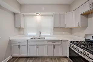 746 Jackson St, Aurora, IL 60505 - Photo 13