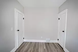 746 Jackson St, Aurora, IL 60505 - Photo 9