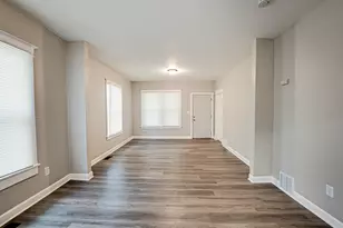 746 Jackson St, Aurora, IL 60505 - Photo 5
