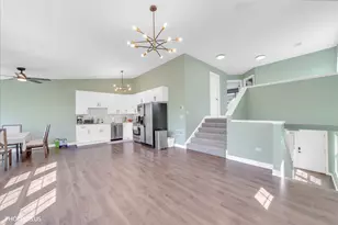 1331 Acorn Dr, Crest Hill, IL 60403 - Photo 11