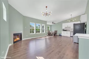 1331 Acorn Dr, Crest Hill, IL 60403 - Photo 3