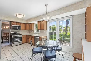 1839 Victoria Rd, Mundelein, IL 60060 - Photo 9