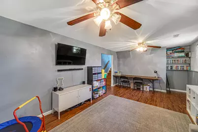 1551 Spruce Avenue, Hanover Park, IL 60133 - Photo 15