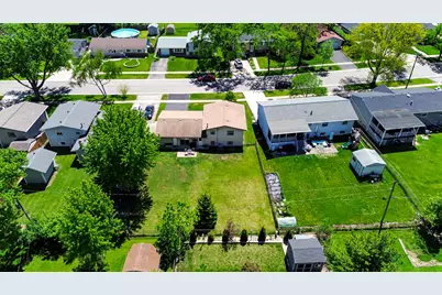 1551 Spruce Avenue, Hanover Park, IL 60133 - Photo 21