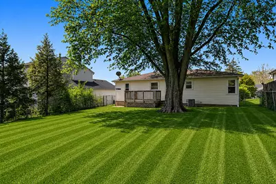 378 Council Trail, Lake in the Hills, IL 60156 - Photo 3