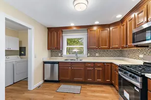 378 Council Trail, Lake in the Hills, IL 60156 - Photo 5