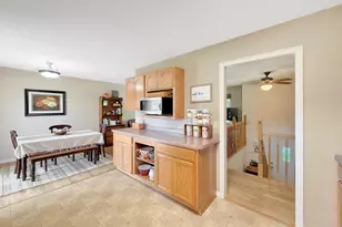 1939 Revere St, Freeport, IL 61032 - Photo 7